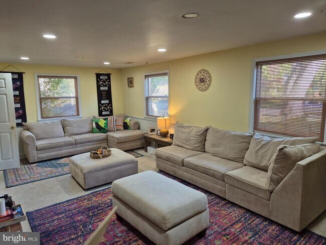 Building Photo - 12512 Ofallon St