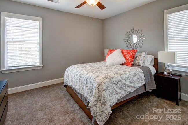 Building Photo - 10400 Orchid Hill Ln