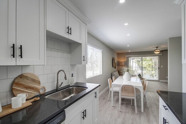 Floorplan - THE POINTE - JUST RENOVATED! Luxurious Community, W/D In Unit