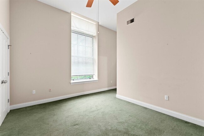 Building Photo - 1515 Lafayette Ave