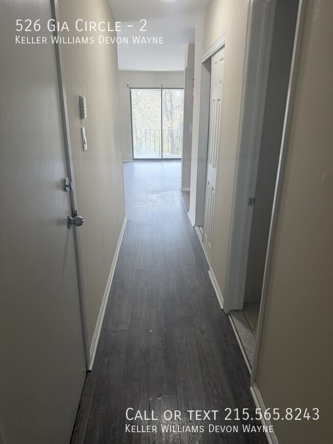 Building Photo - 526 Gia Cir