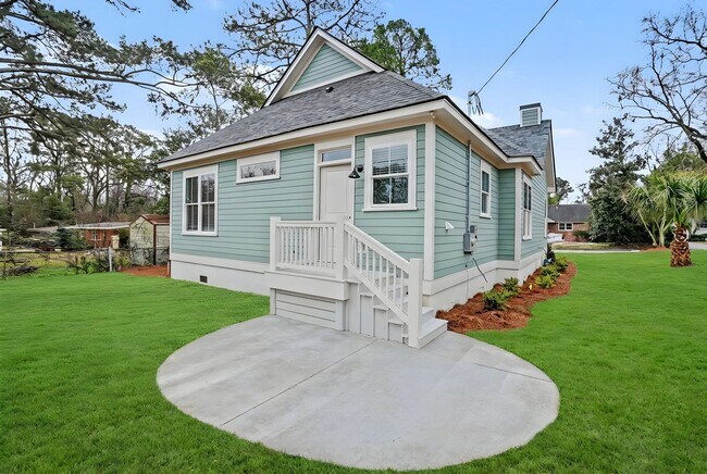 Building Photo - 3 Bedroom Home near Parkside in Savannah