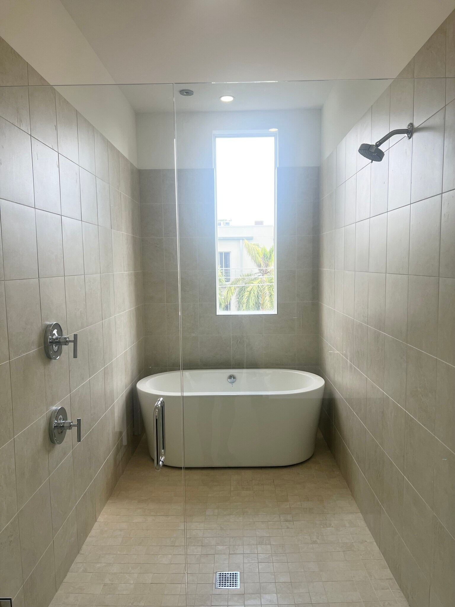 Building Photo - 1045 NE 18th Ave