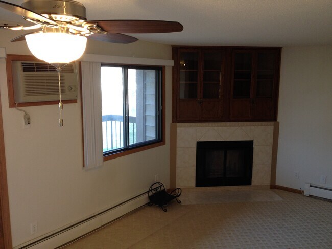 Building Photo - 7601 W 101st St