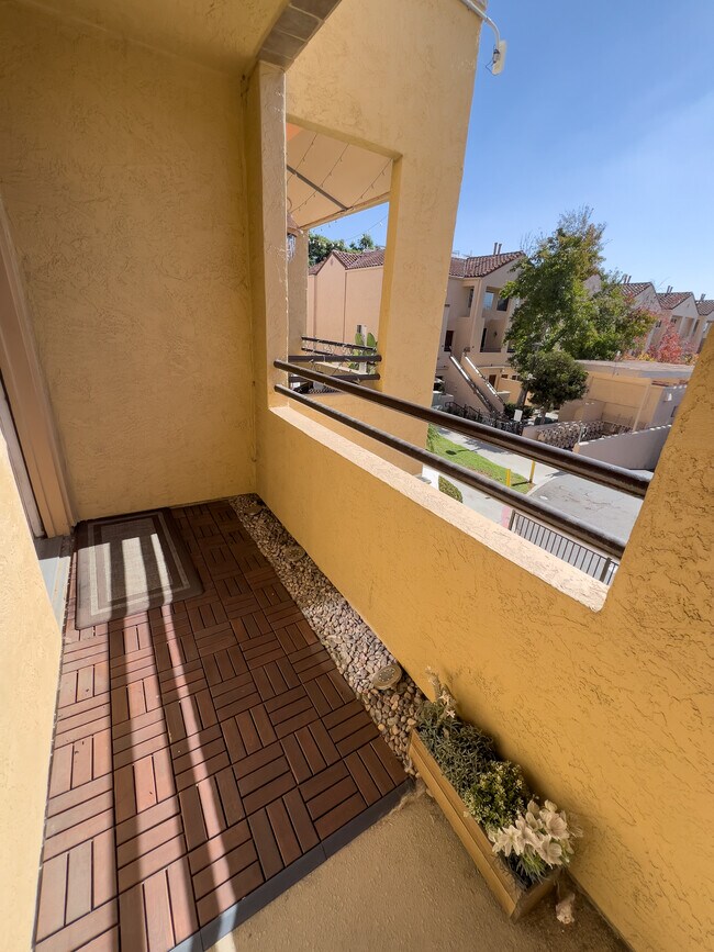 Building Photo - 3915 Nobel Dr