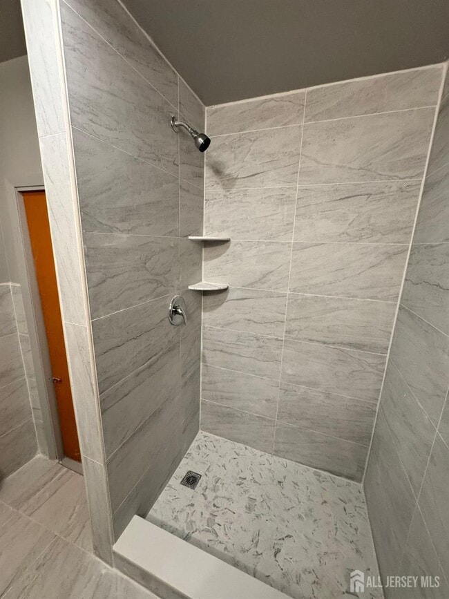 Building Photo - 123 W Kelly St