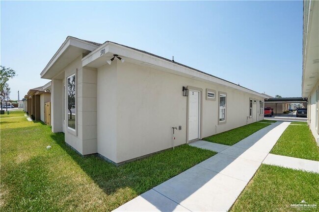 Building Photo - 33 Puffin Ave