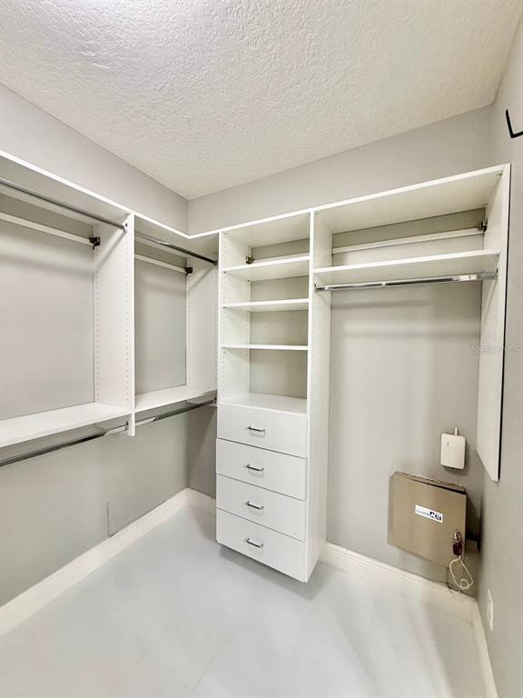 Building Photo - 505 S Tampania Ave