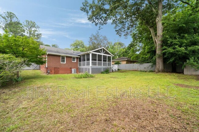 Building Photo - 2855 Monticello Pl