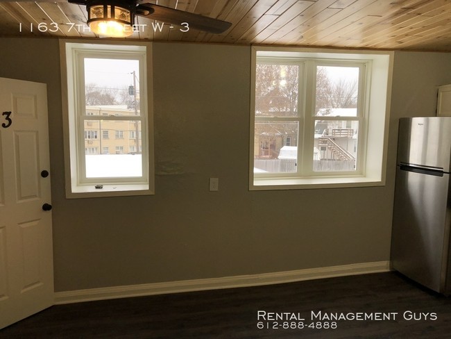 Building Photo - Beautifully Rehabbed 1 Bedroom Apartment