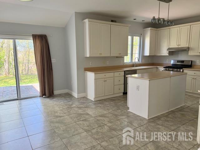 Building Photo - 22 Arbutus Way