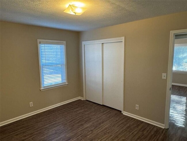 Building Photo - 437 Lockridge Ln