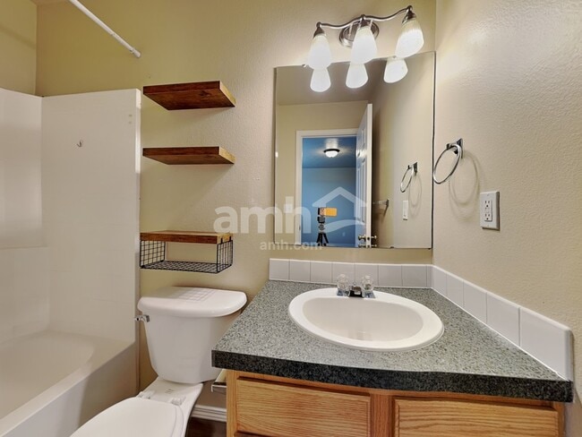 Building Photo - 684 E Full Moon St