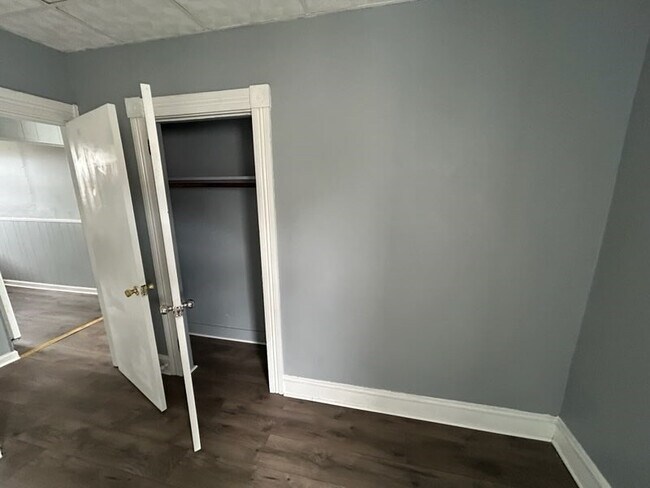 Building Photo - 33 Malvey St