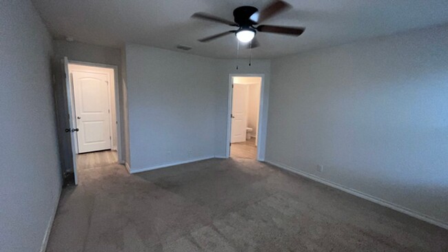 Building Photo - Charming 4-Bedroom Home Available for Rent...