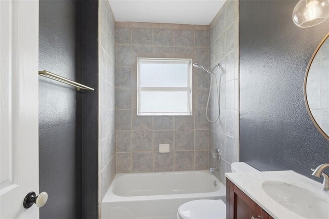 Building Photo - 1406 E Ridgewood St