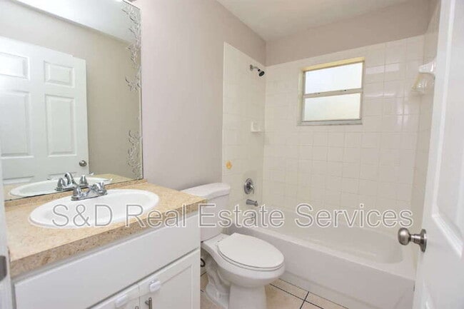 Building Photo - 1723 Pilchard Dr