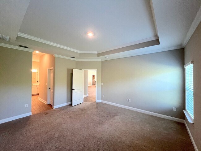 Building Photo - GORGEOUS 5 Bed 4 Bath 3 Car Garage HOME w COMMUNITY POOL for RENT!