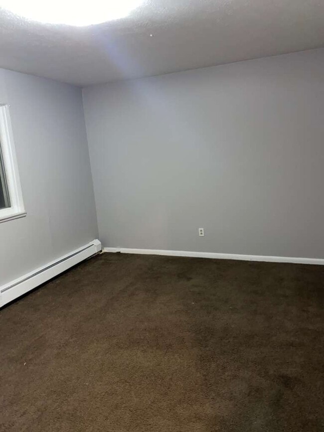 Building Photo - 1885 N Taylor Rd