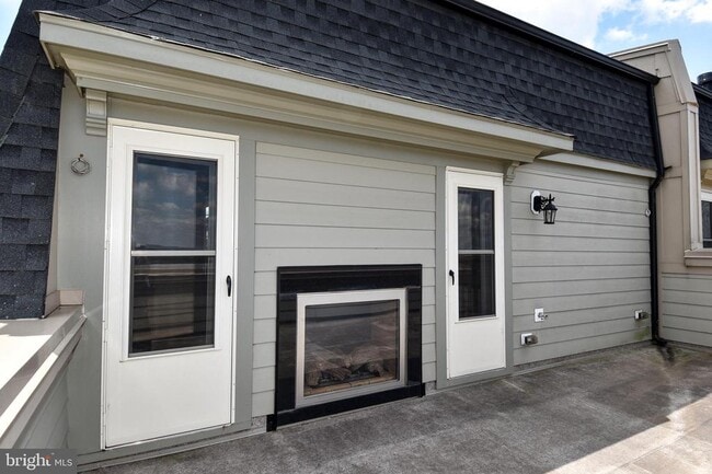Building Photo - 810 Fair Winds Way