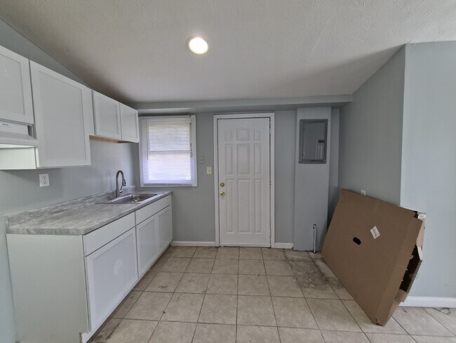 Building Photo - 4709 Ribble Rd