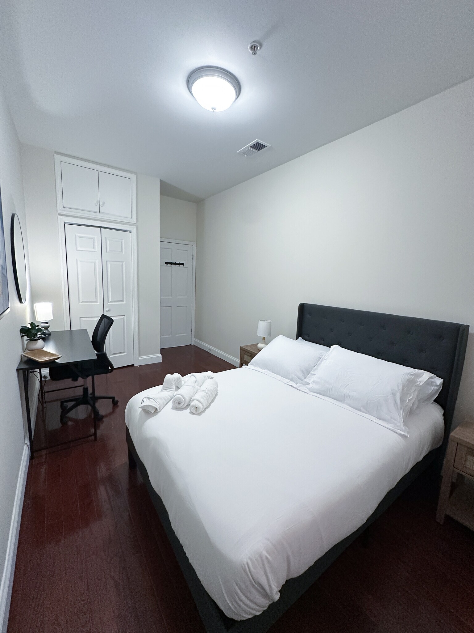 Building Photo - 207 N 11th St