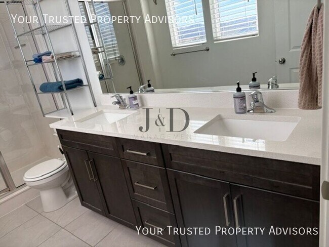 Building Photo - 5096 Putney Hill Rd