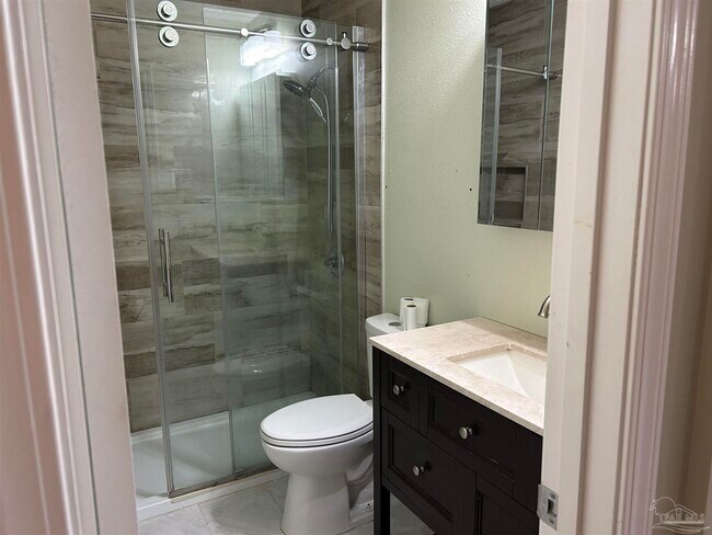 Building Photo - 4665 Balmoral Dr
