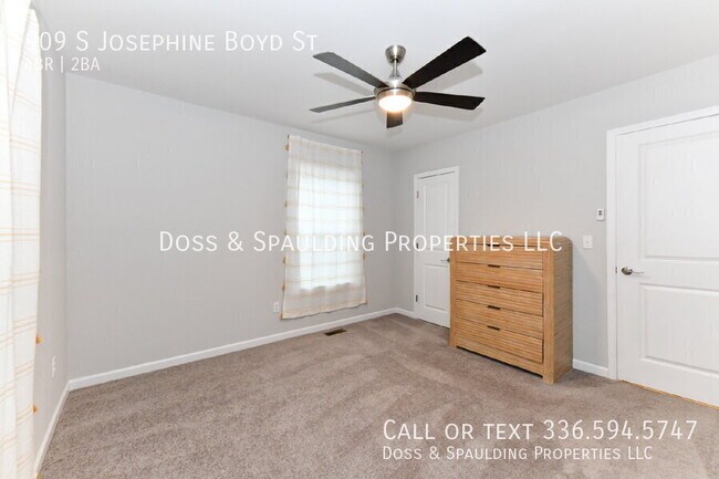 Building Photo - 909 S Josephine Boyd St