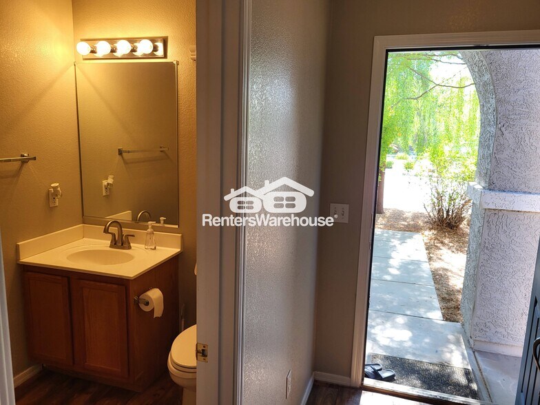 Building Photo - 2657 S Southwind Dr