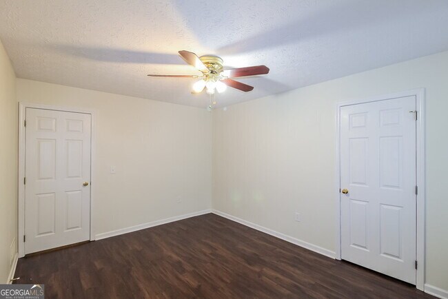 Building Photo - 4110 Eden Valley Dr