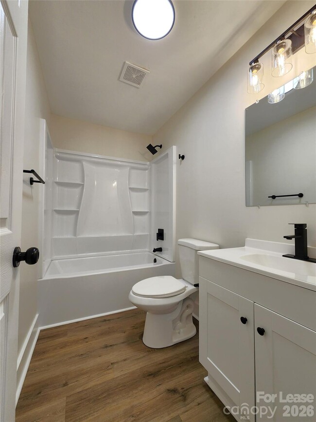 Building Photo - 315 Hamilton Dr NE