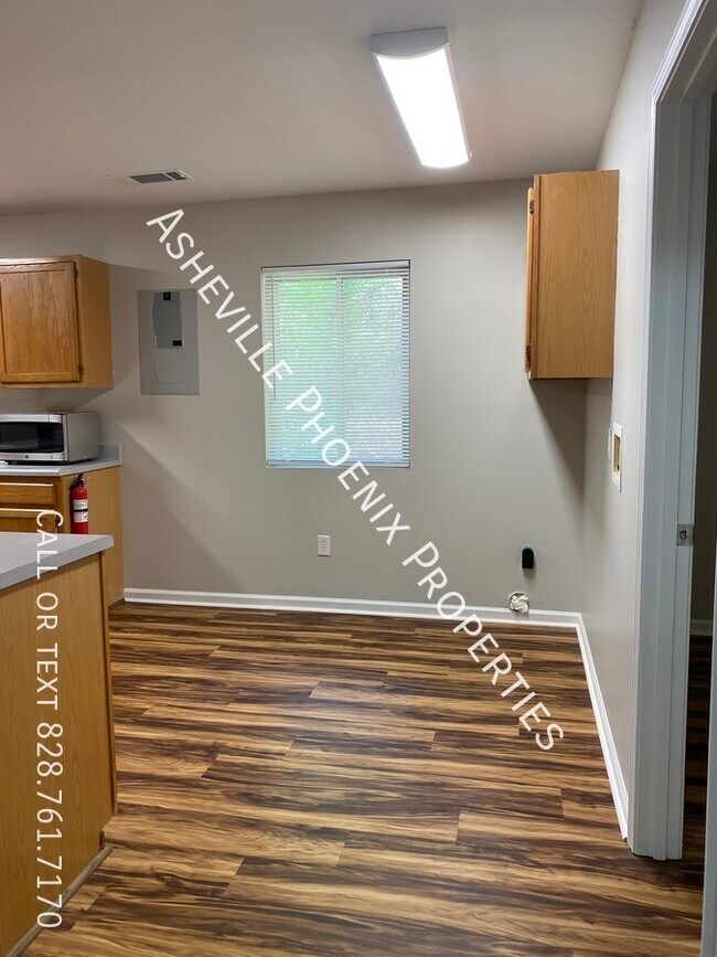 Building Photo - 456 Reems Creek Rd