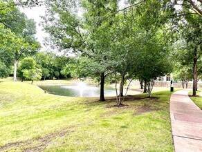 Building Photo - 2713 Troutt Dr