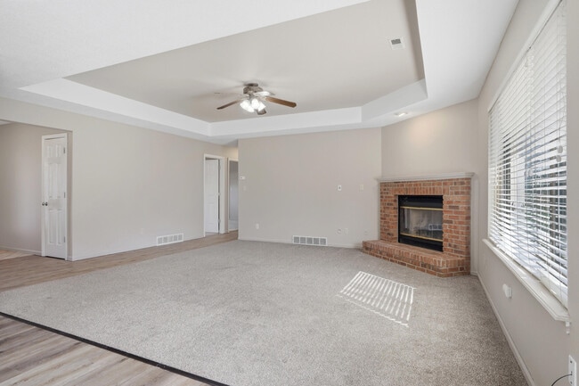 Building Photo - 5561 Waterfront Dr N