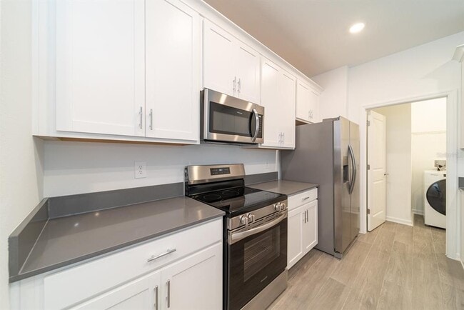 Building Photo - 2898 Armstrong Ave