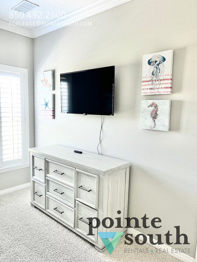 Building Photo - 6598 Carlinga Dr