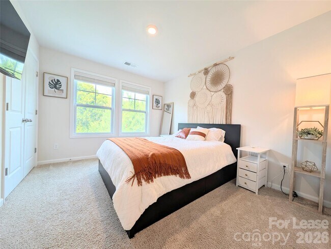 Building Photo - 626 Altamonte Dr