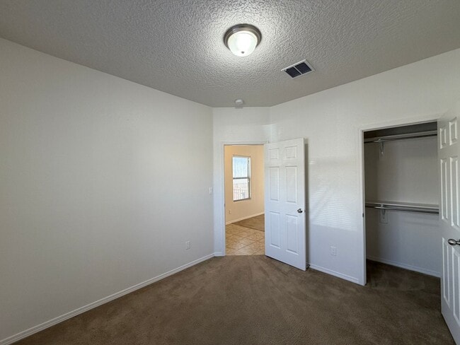 Building Photo - 3 Bedroom Single Story Home Near Unser Blvd NW & Paradise Blvd NW!