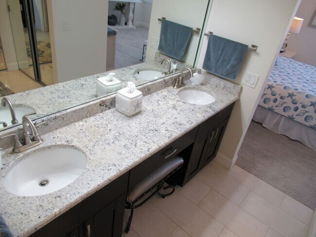 Building Photo - FURNISHED SIX MONTH RENTAL WATER VIEW BAHIA DEL MAR APRIL 29, 2026-OCT. 31, 2026