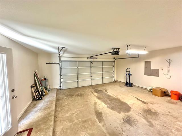 Building Photo - 1924 Countryside Dr