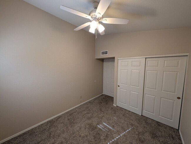 Building Photo - 3 Bedroom Plus an Office Home in the Candlewood Community Near S Cooper Rd and W Warner Rd!