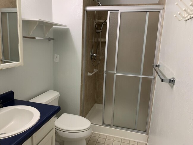 Building Photo - 6565 Zang St