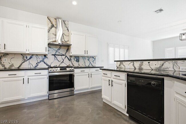 Building Photo - 7285 Winding Creek Dr