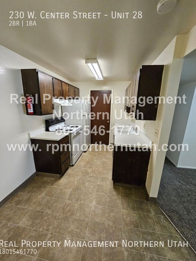 Building Photo - 2 Bedroom 1 Bath Bountiful Apartment Now A...