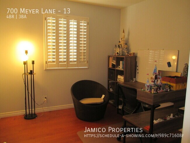 Building Photo - 700 Meyer Ln