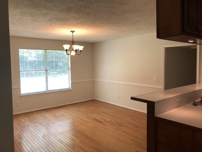Building Photo - 3BR/2BA Home for Rent in Algood with Garage and Large Fenced Backyard