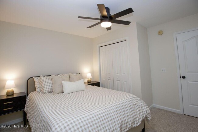 Building Photo - 681 Ginesing Dr