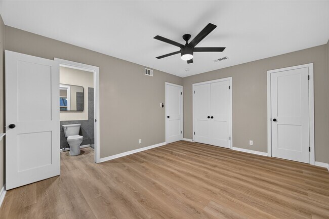 Building Photo - 9614 Hammerly Blvd