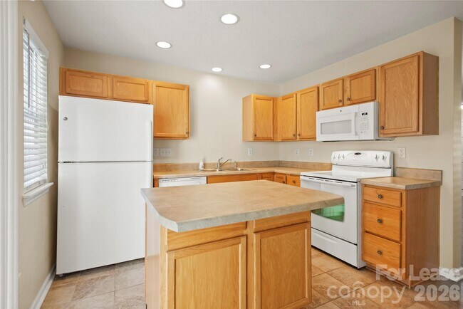Building Photo - 148 Mangum Cir